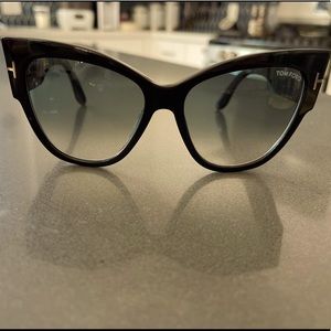 Brand new in box Tom ford anoushka sunglasses